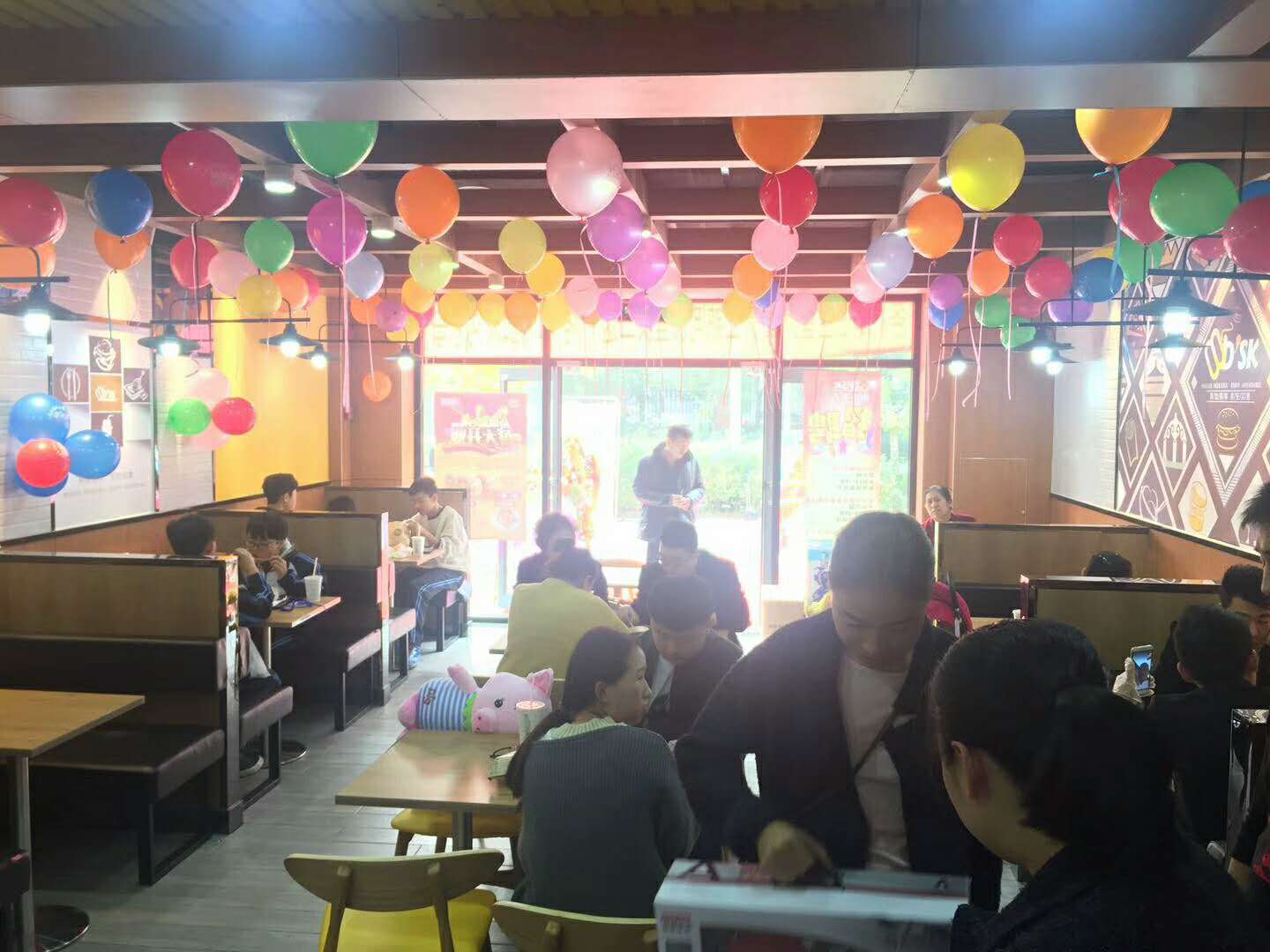 迈德思客浐灞半岛店盛大试开业