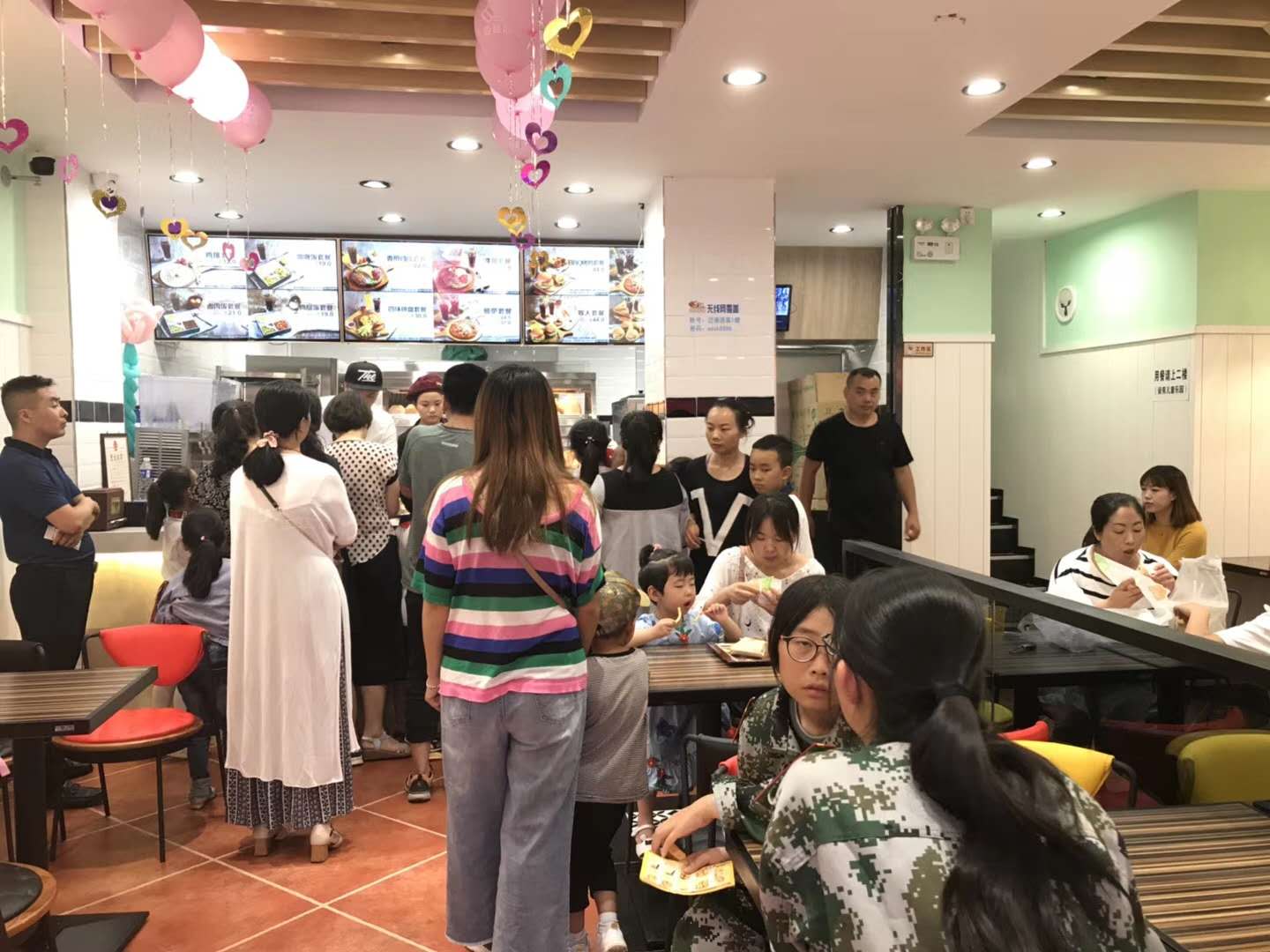 祝贺李老板的第6家迈德思客汉堡店盛大开业