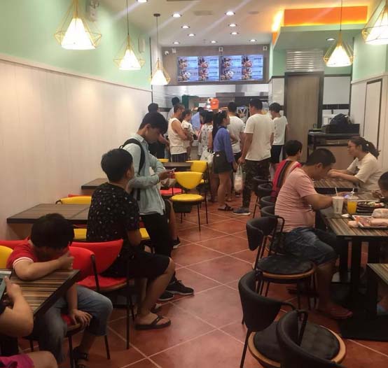 祝贺曹先生的迈德思客汉堡店盛大开业