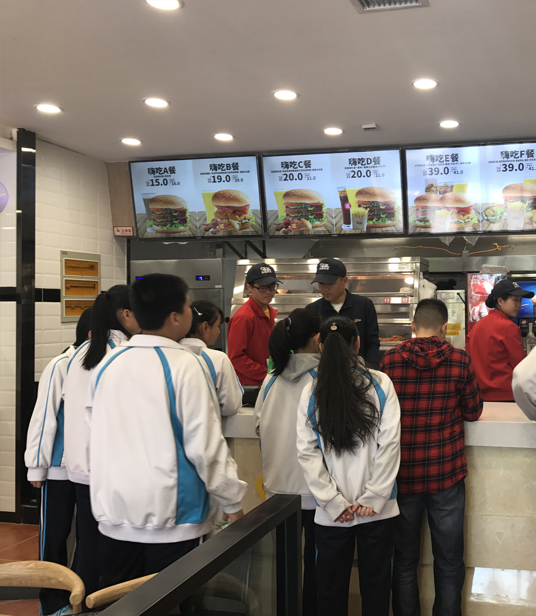 怎样选择汉堡加盟连锁餐饮店