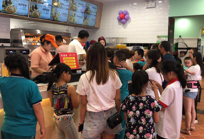 迈德思客西式快餐加盟4店开业